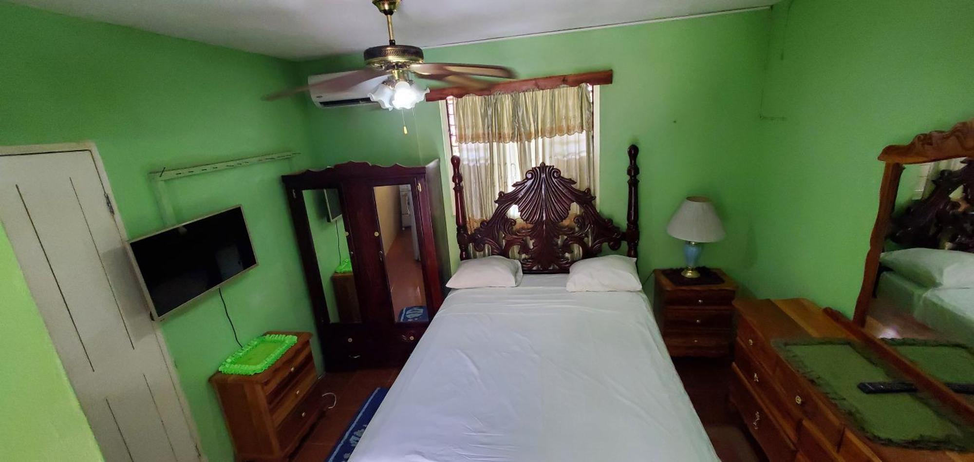 Little Shaw Park Guest House オーチョ・リオス エクステリア 写真