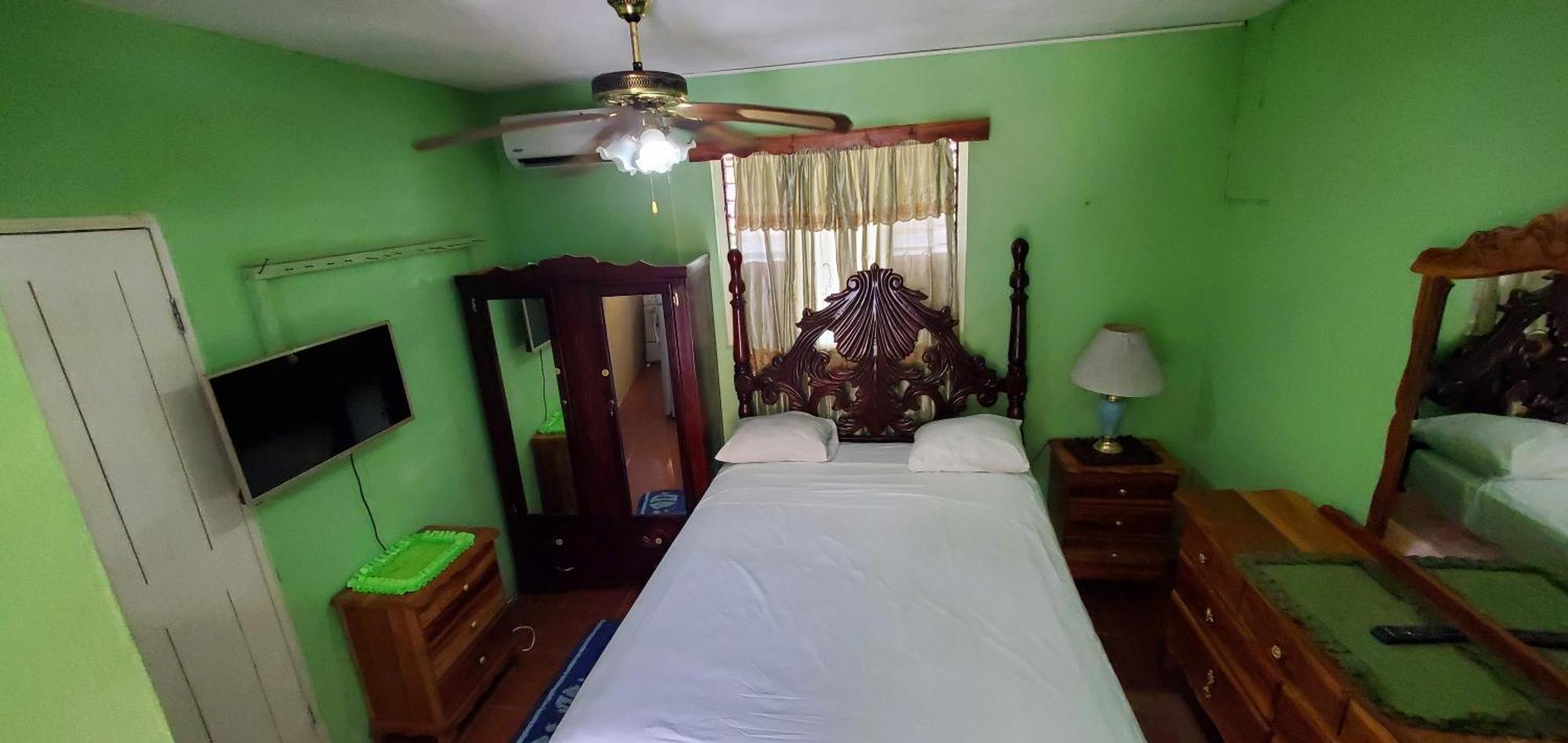 Little Shaw Park Guest House オーチョ・リオス エクステリア 写真
