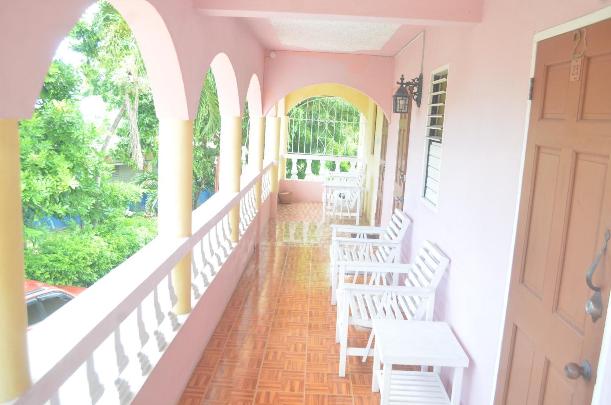 Little Shaw Park Guest House オーチョ・リオス エクステリア 写真