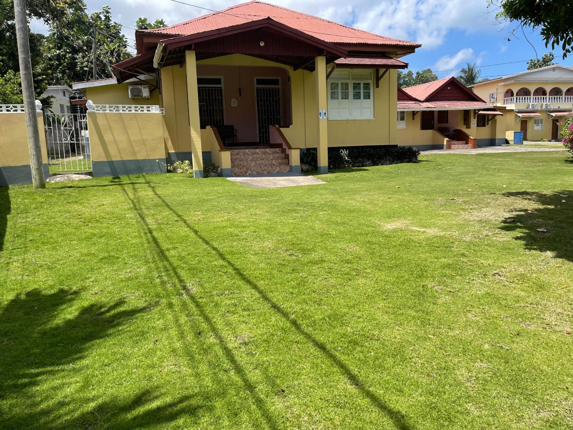 Little Shaw Park Guest House オーチョ・リオス エクステリア 写真