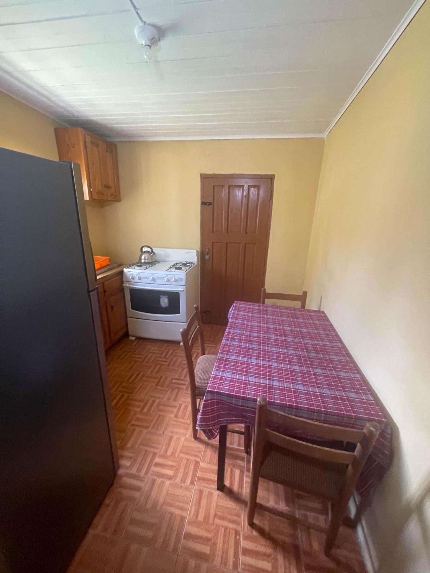 Little Shaw Park Guest House オーチョ・リオス エクステリア 写真